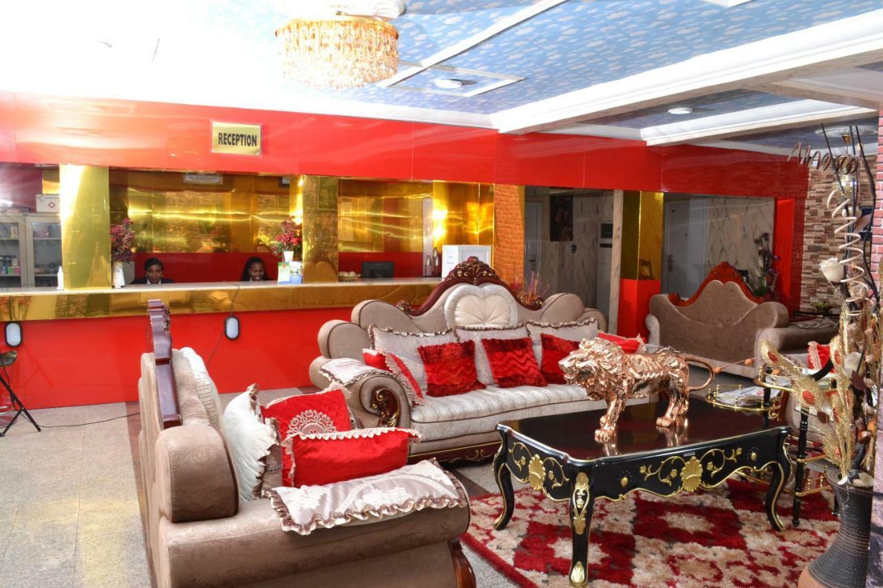 Limoh Suites Бенін-Сіті Екстер'єр фото